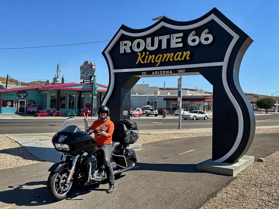 Motorhead Bar & Grill